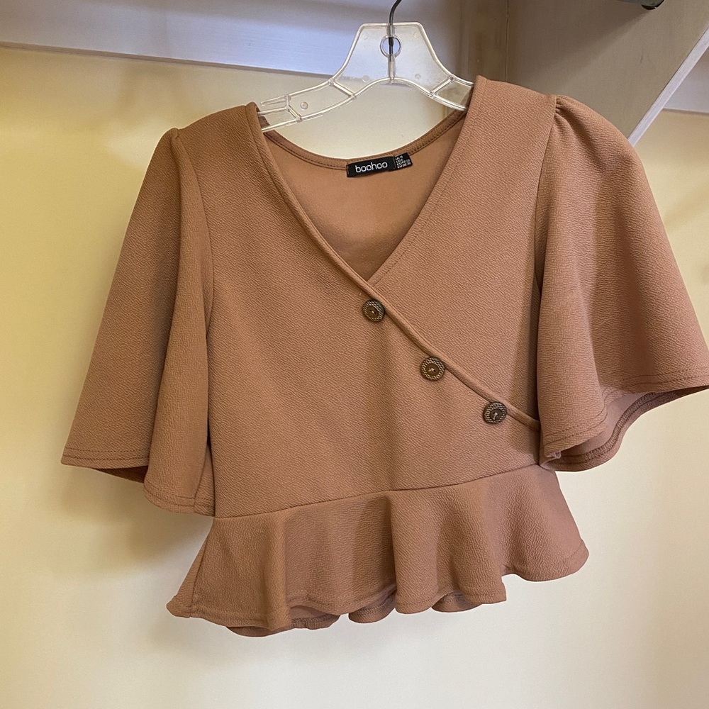 Boohoo tan peplum button blouse